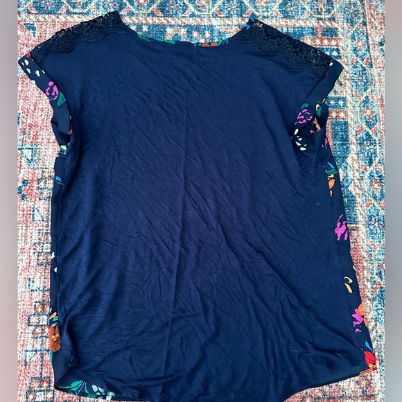 Fortune + Ivy (stitch fix) like new medium navy floral top - Picture 4 of 4